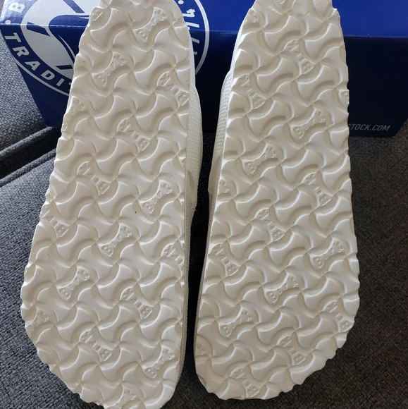 Birkenstock Women's White Sandals - Picture 2 of 7